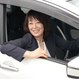 社用車で営業へ出発