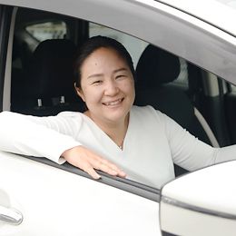 社用車で営業へ出発